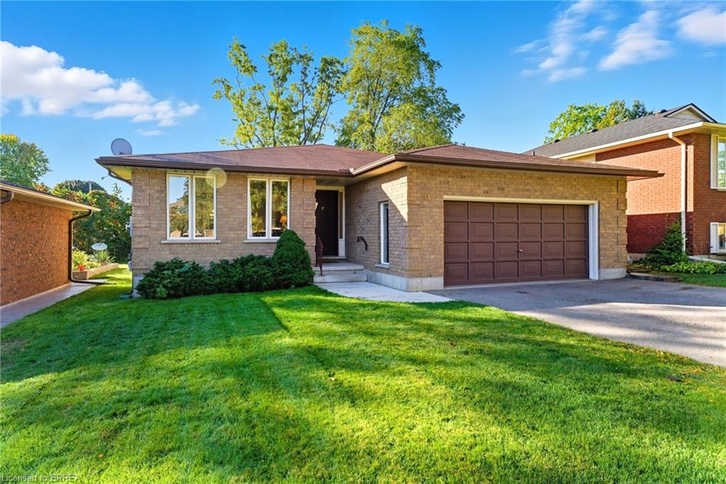 31 Belaire Rd, Brantford, ON N3R 6Z3