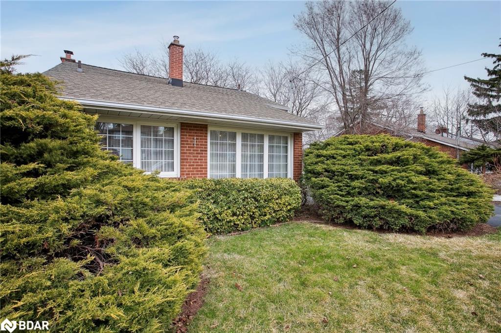123 Vista Dr, Mississauga, ON L5M 1W2