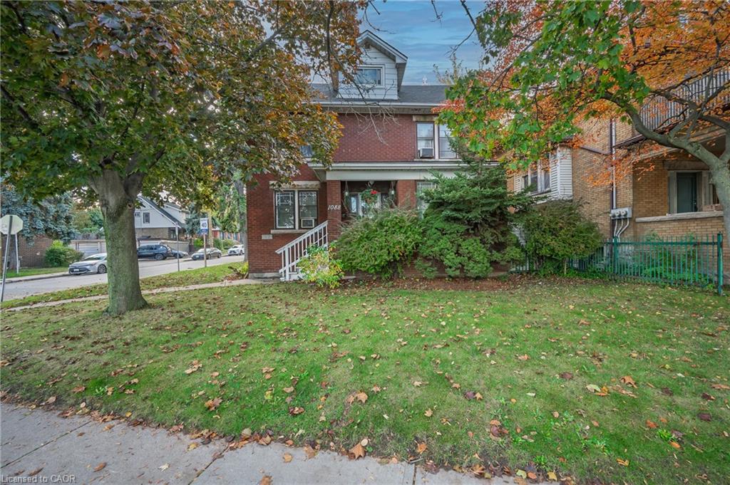 1088 King St E, Hamilton, ON L8M 1E3