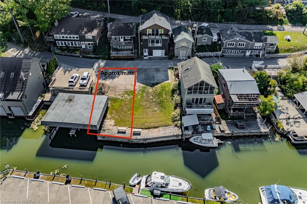 2 Douglas St, Port Dover, ON N0A 1N7