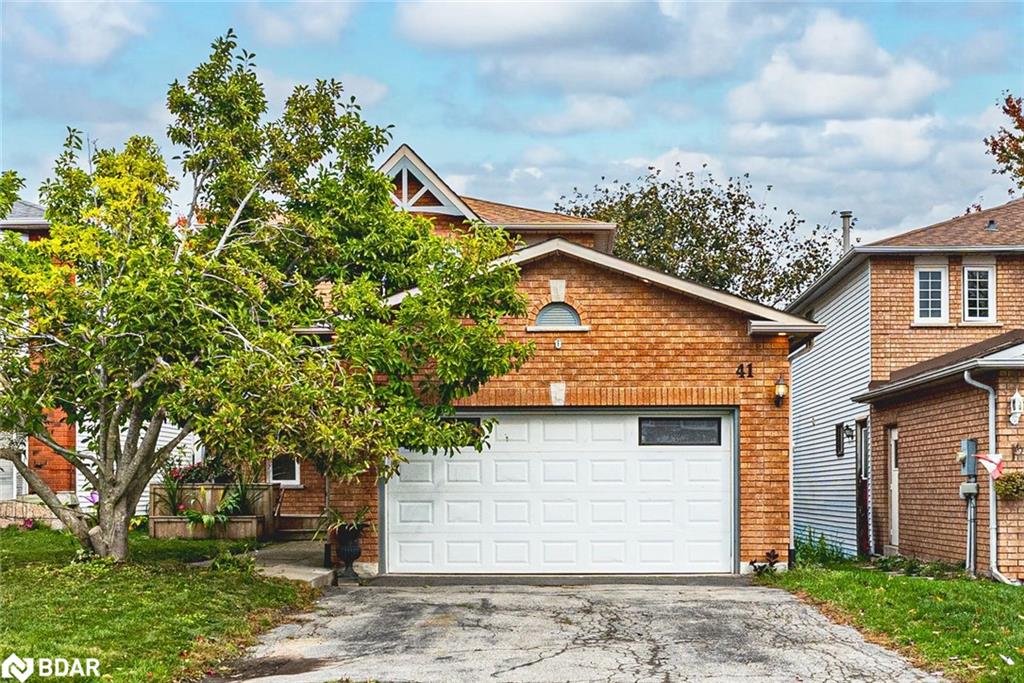 41 Penton Dr, Barrie, ON L4N 7A3