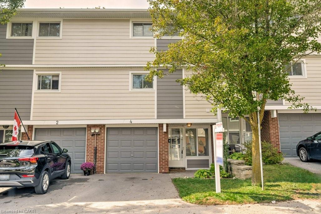 4 Trudy Ct, Hamilton, ON L9H 5P7
