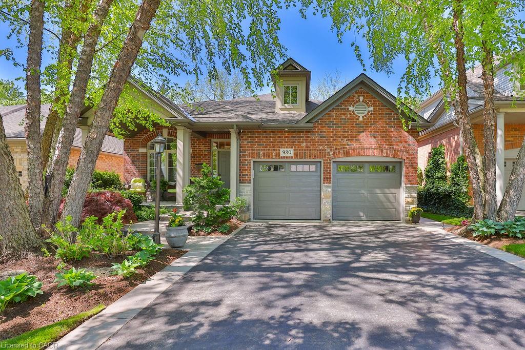 980 Gorton Ave, Burlington, ON L7T 1S5