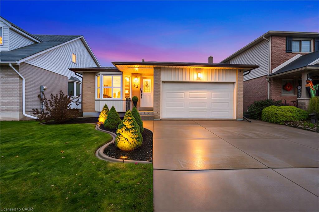 42 Sutton Ct, Hamilton, ON L8J 2E2