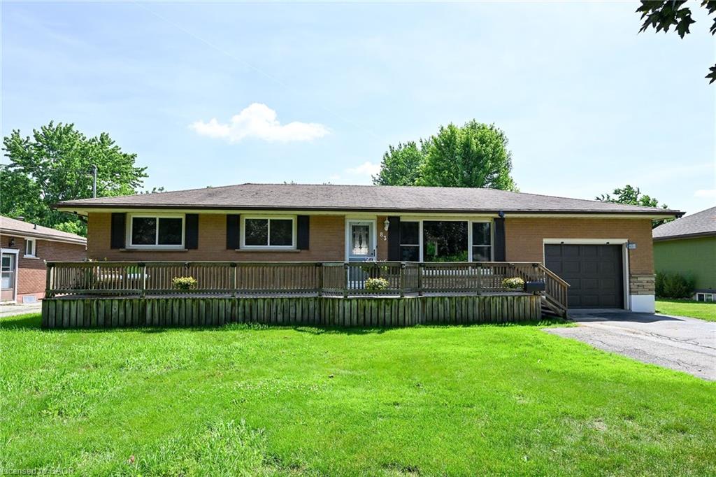 83 Oak Ave, Paris, ON N3L 3C9