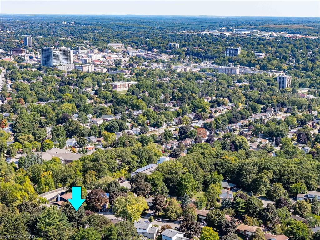 20 Crestwood Dr, Cambridge, ON N1S 3N9