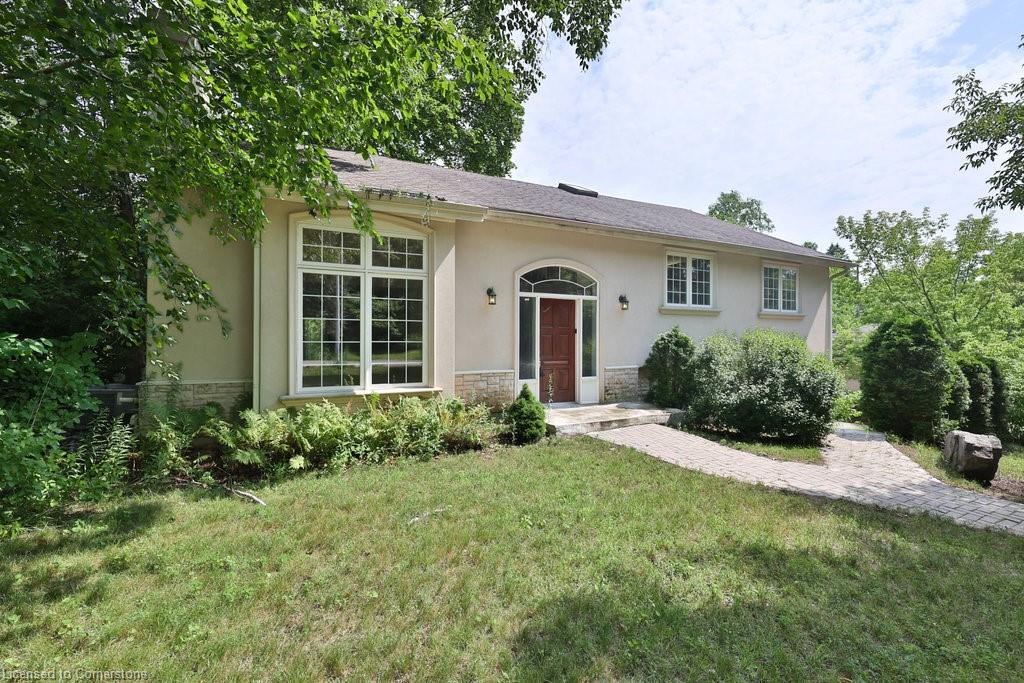 1340 Contour Dr, Mississauga, ON L5H 1B2