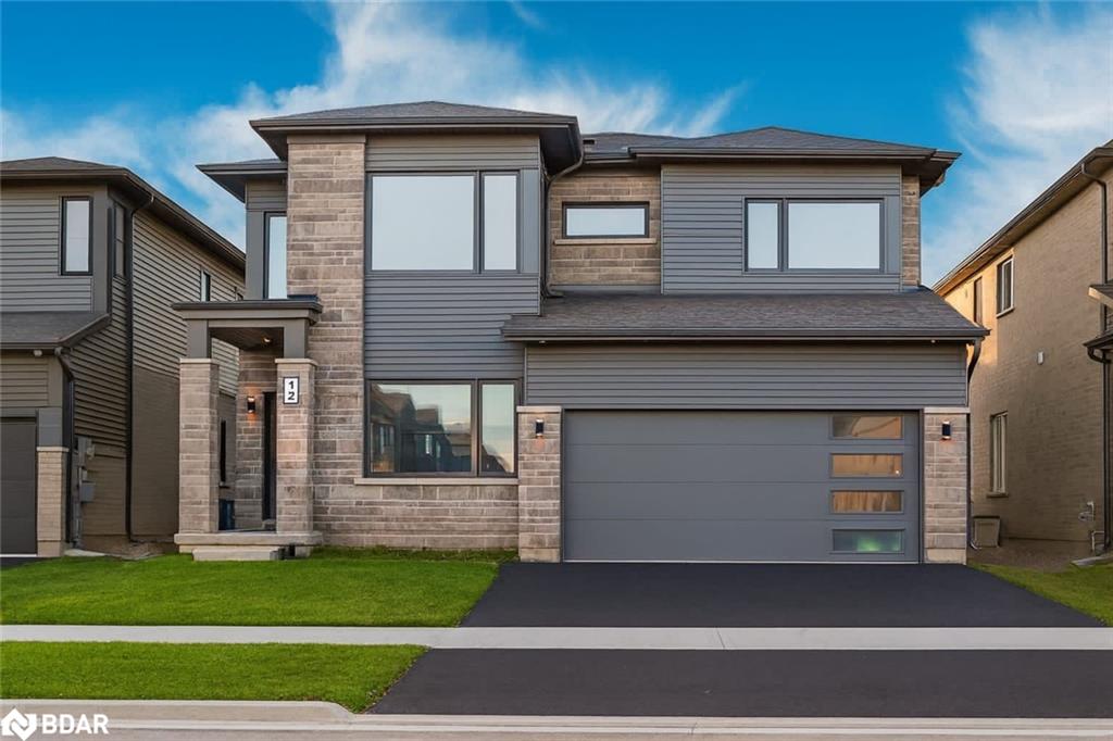 12 Swan Ave, Pelham, ON L0S 1E6