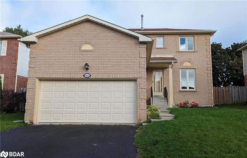 64 Livingstone St W, Barrie, ON L4N 7J2