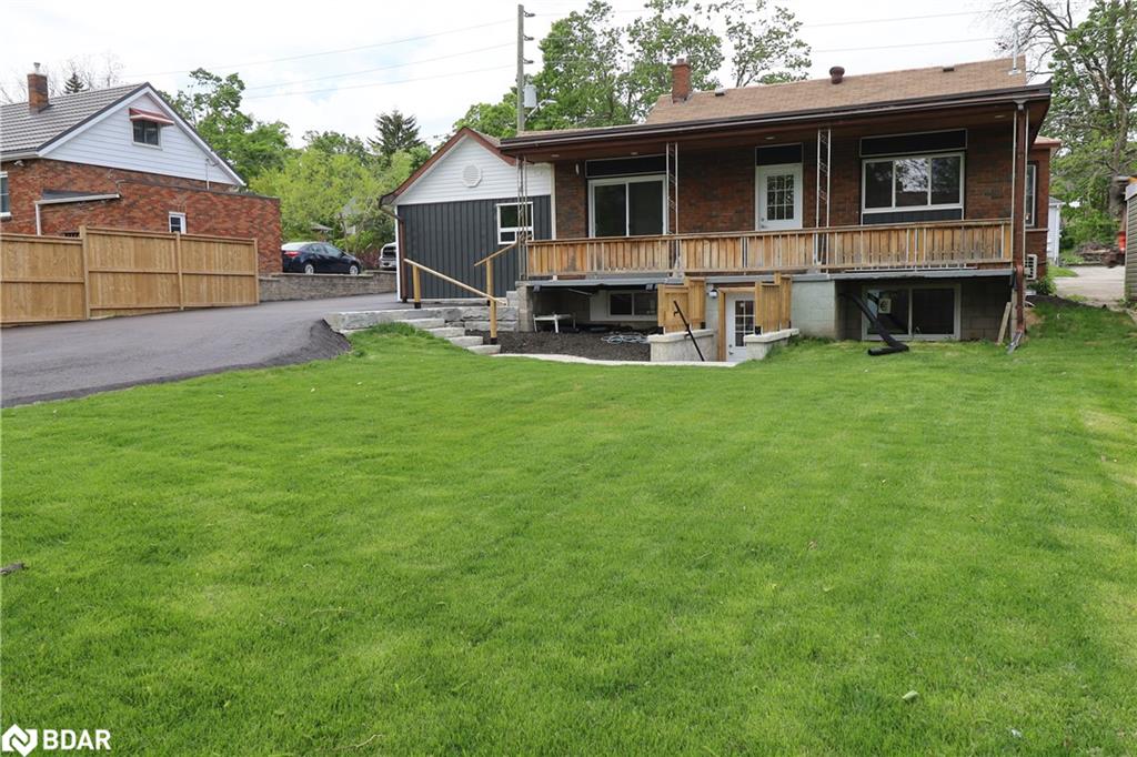 47 Grove St E, Barrie, ON L4M 2N9