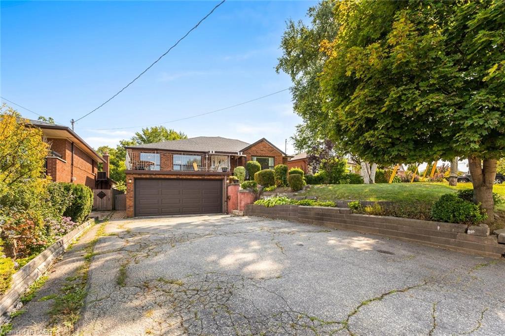577 Rustic Rd, Toronto, ON M6L 1Y2
