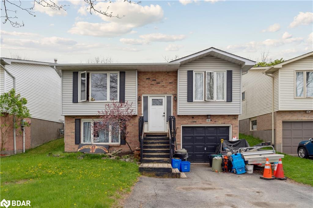 32 Hemlock St, St. Catharines, ON L2T 4B7