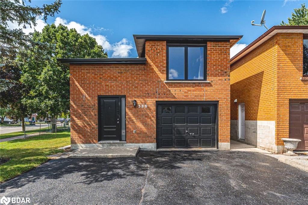 388 Parkwood Ave, Bradford West Gwillimbury, ON L3Z 2W9