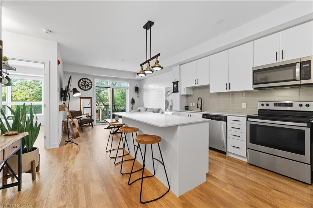320 Plains Road E Unit 307, Burlington, ON L7T 0C1