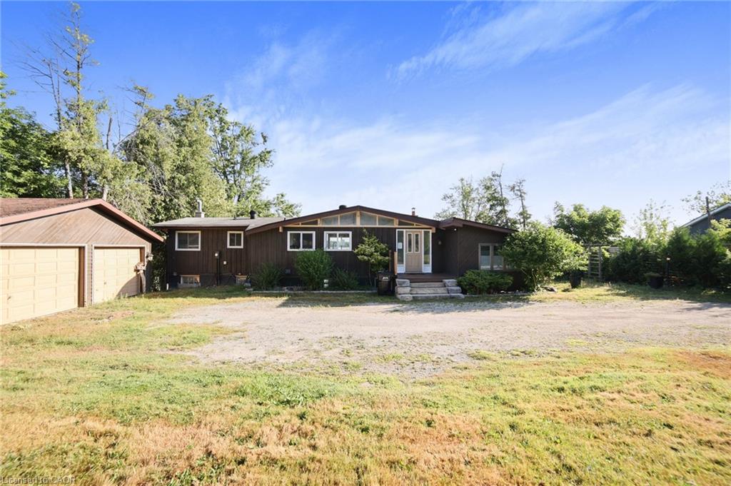 54 Little Lake Dr, Barrie, ON L4M 7C1