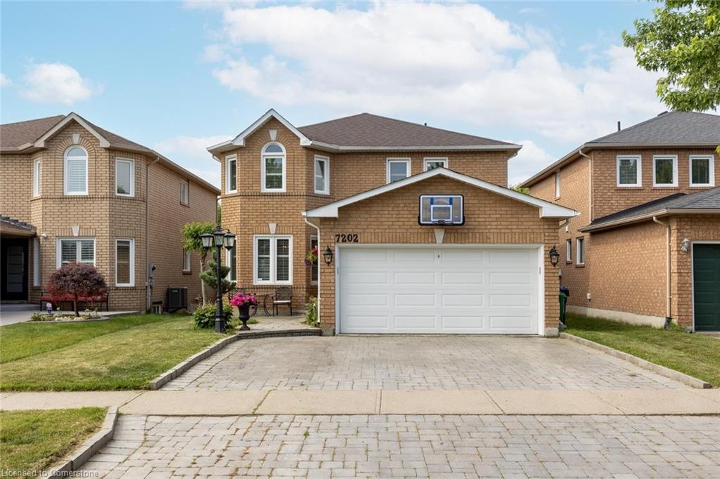 7202 Black Walnut Trl, Mississauga, ON L5N 7N4