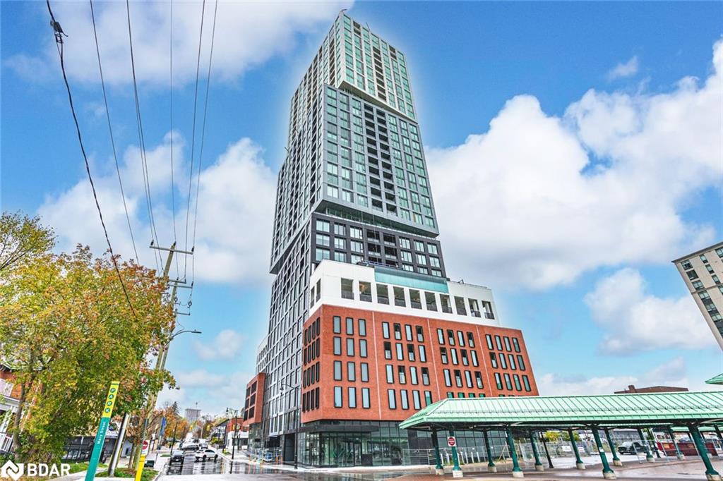 39 Mary Street Unit 1001, Barrie, ON L4N 1S9