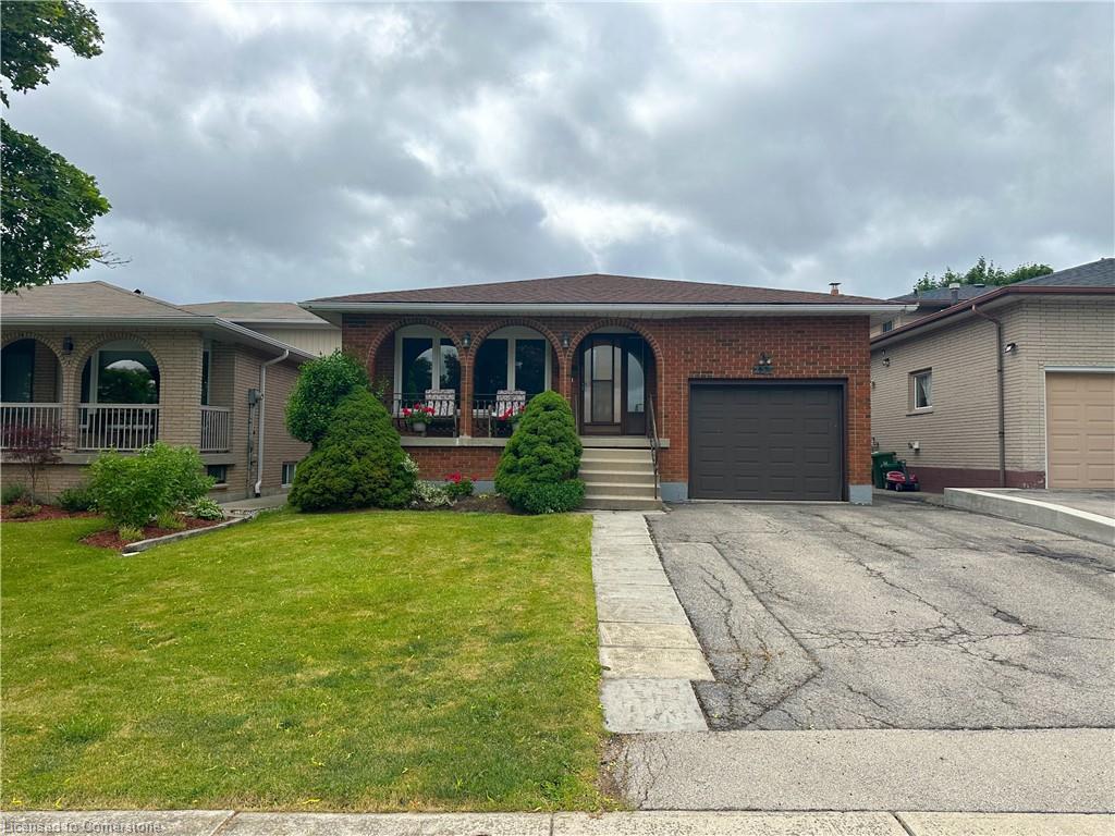 233 Lawnhurst Ct, Hamilton, ON L8V 4R4