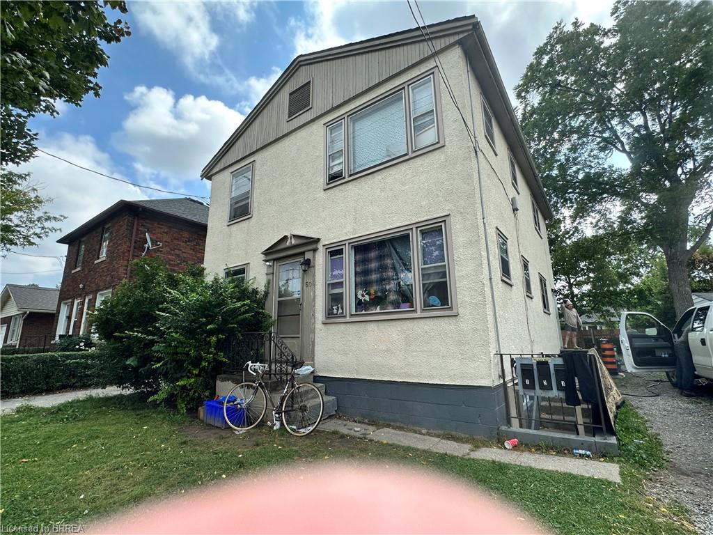 60 Carlton St, St. Catharines, ON L2R 1P8