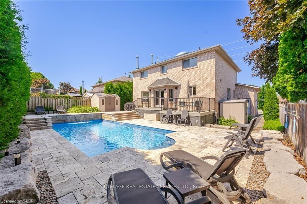 125 Ferndale Dr S, Barrie, ON L4N 6Y6