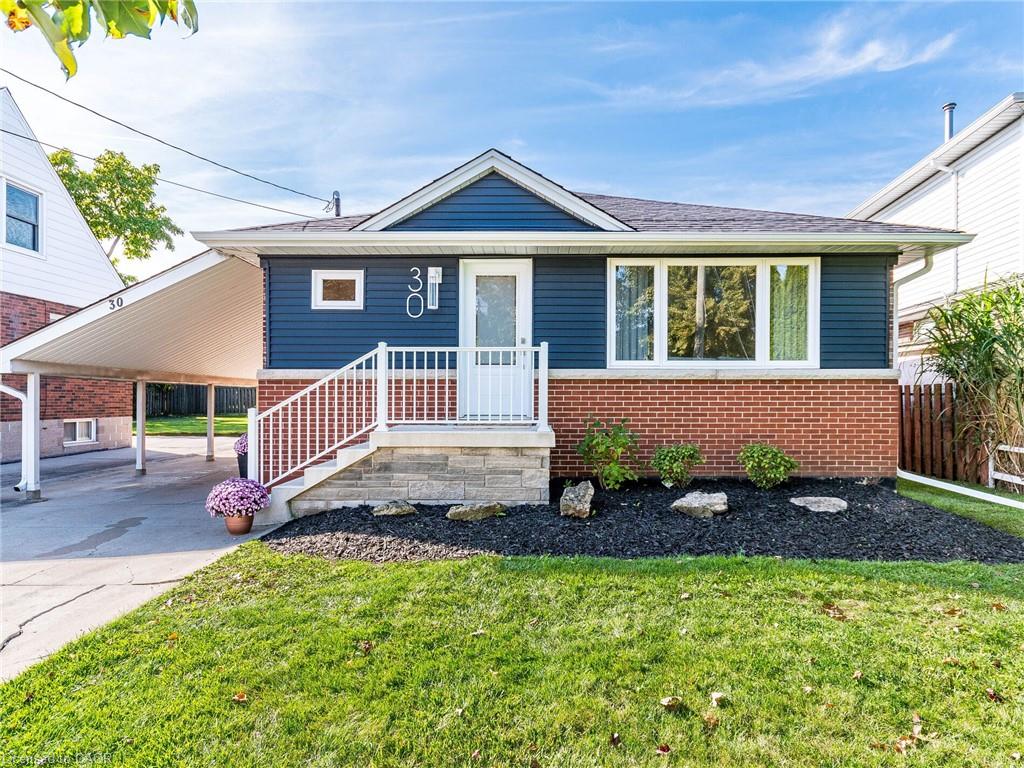 30 Alderney Ave, Hamilton, ON L9A 2A5
