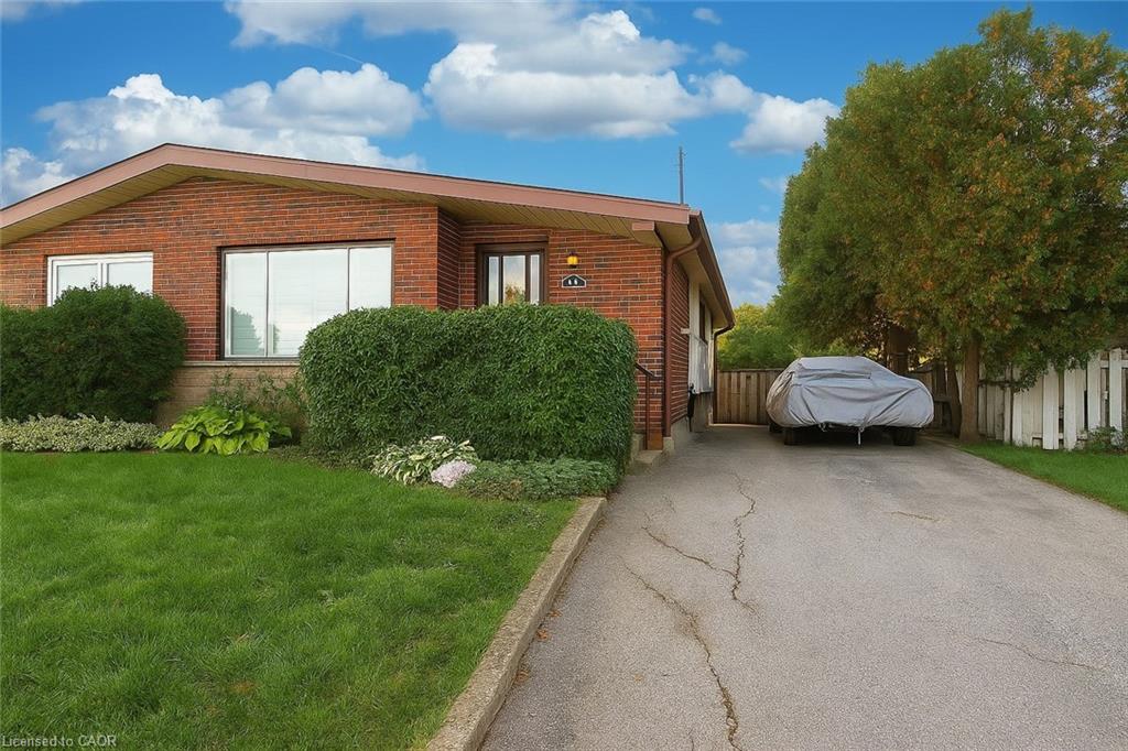64 Luscombe St, Hamilton, ON L9A 2J8