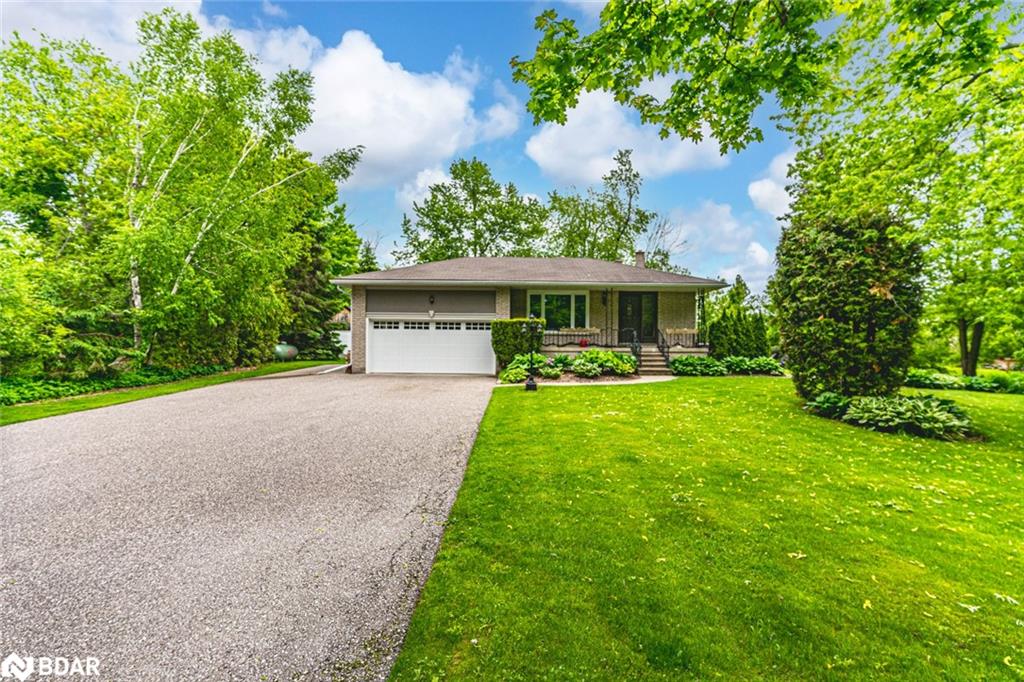 5853 Yonge St, Innisfil, ON L0L 1K0