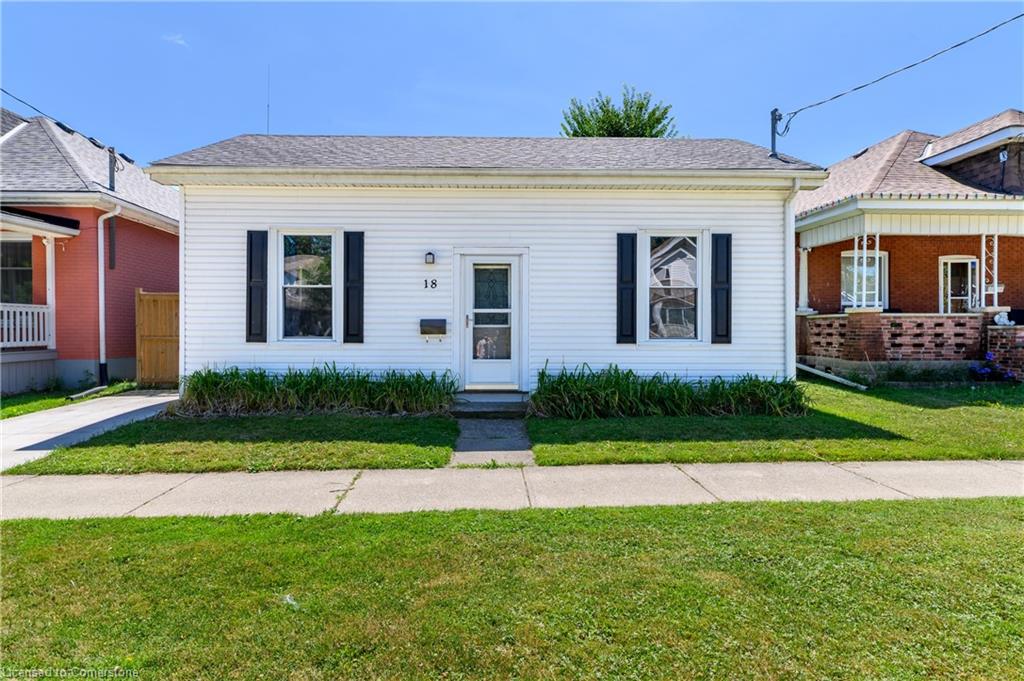 18 Winniett St, Brantford, ON N3T 1M4