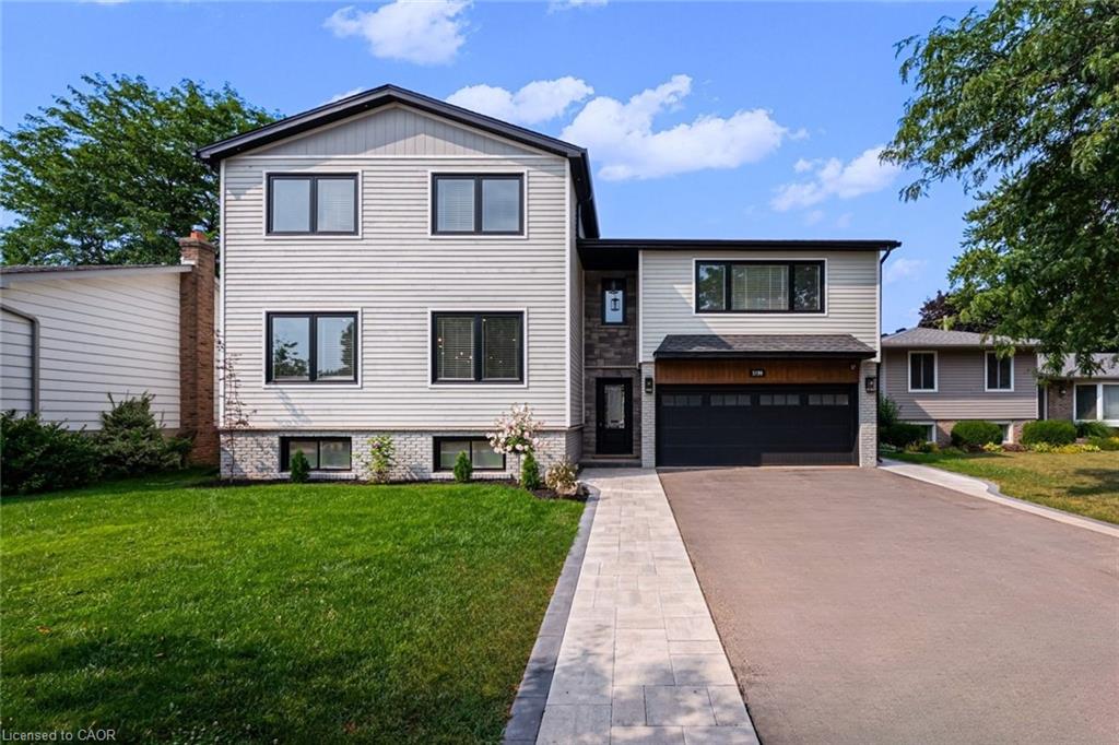5199 Broughton Cres, Burlington, ON L7L 3C1