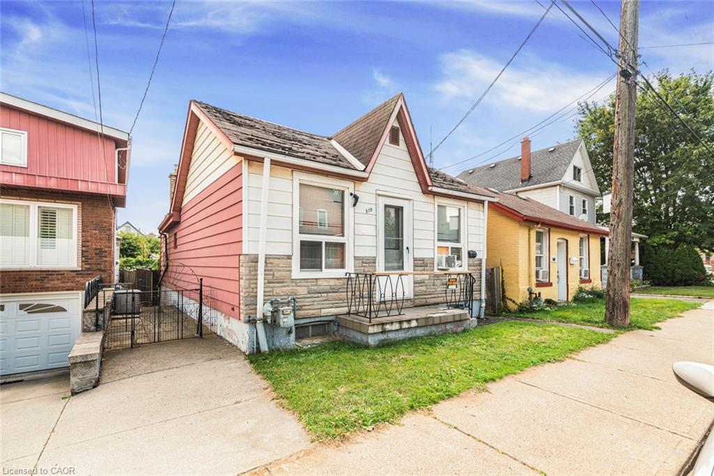 510 John St N, Hamilton, ON L8L 4R8