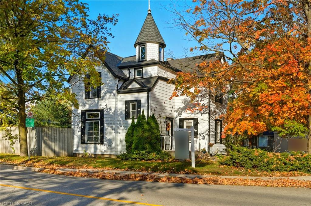3 Shaw Ave E, Cambridge, ON N3C 1E7