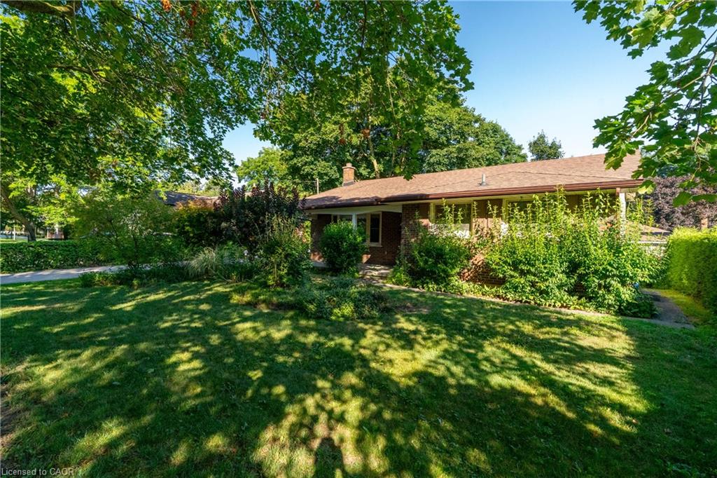 27 Cedar St, Guelph, ON N1G 1B9