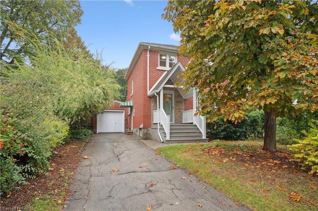 103 Dunbar Rd S, Waterloo, ON N2L 2E4