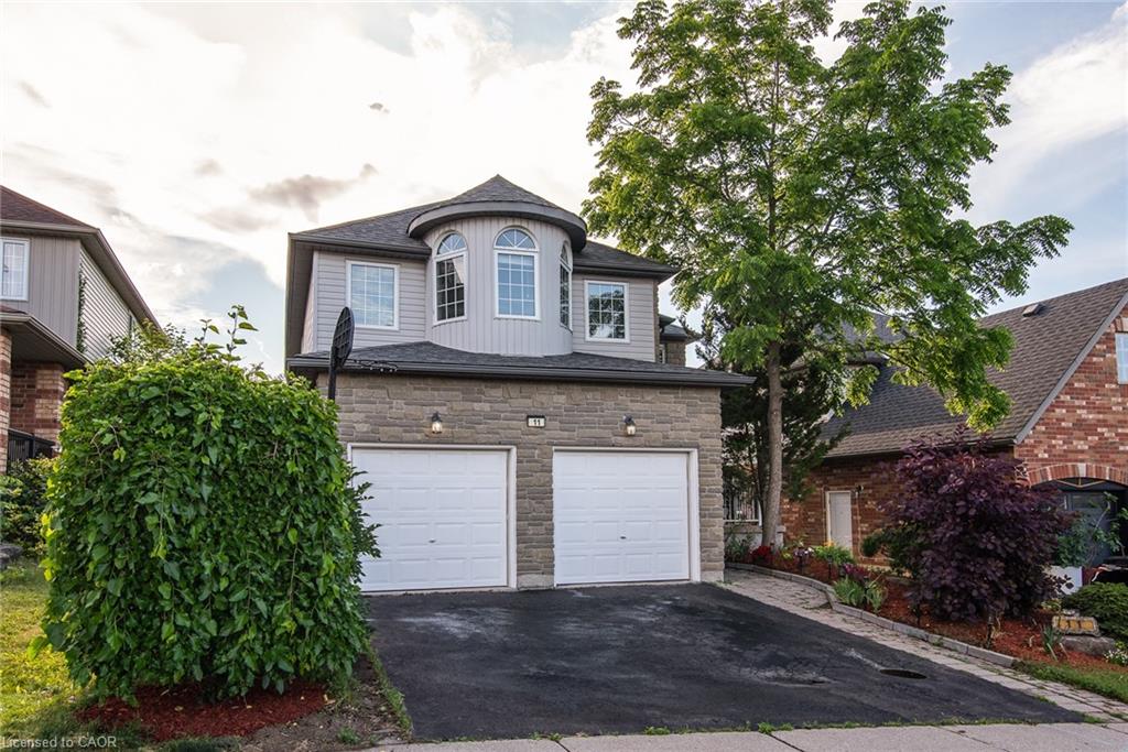 11 Apple Ridge Dr, Kitchener, ON N2P 2R8