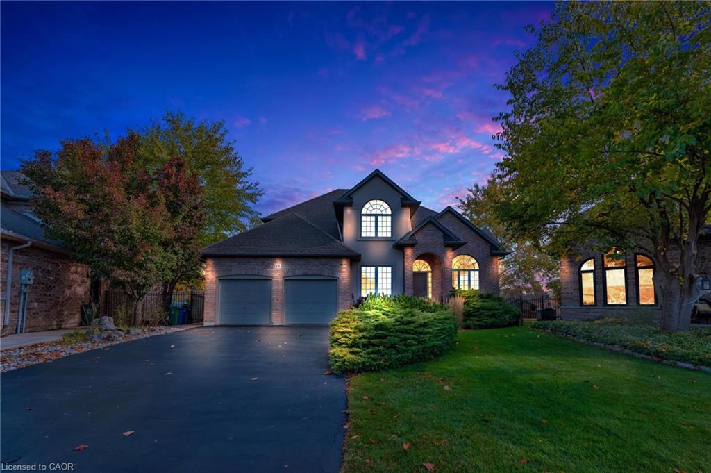 13 Switzer Cres, Hamilton, ON L0R 1C0
