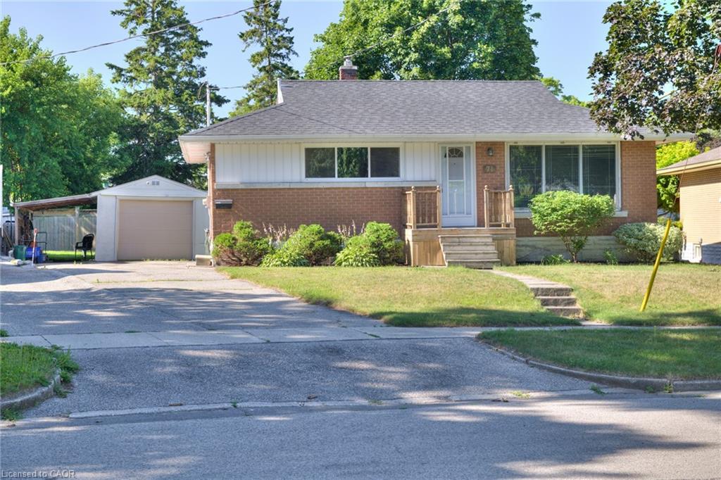 71 Broadmoor Ave, Kitchener, ON N2C 1Y6