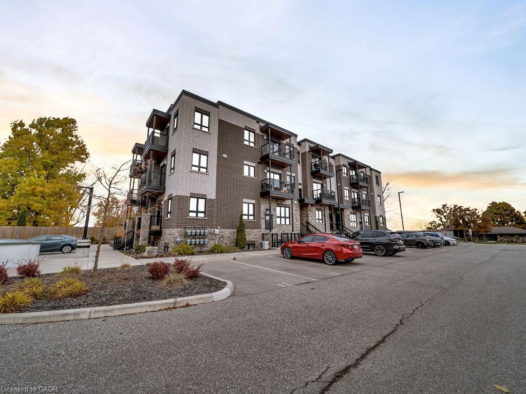 408 Guelph Avenue Unit 3, Cambridge, ON N3C 2V3