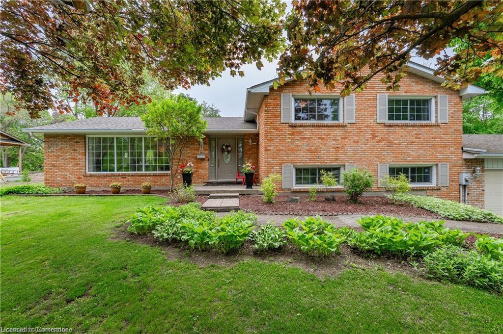 11 Coachman Cres, Hamilton, ON L8N 2Z7