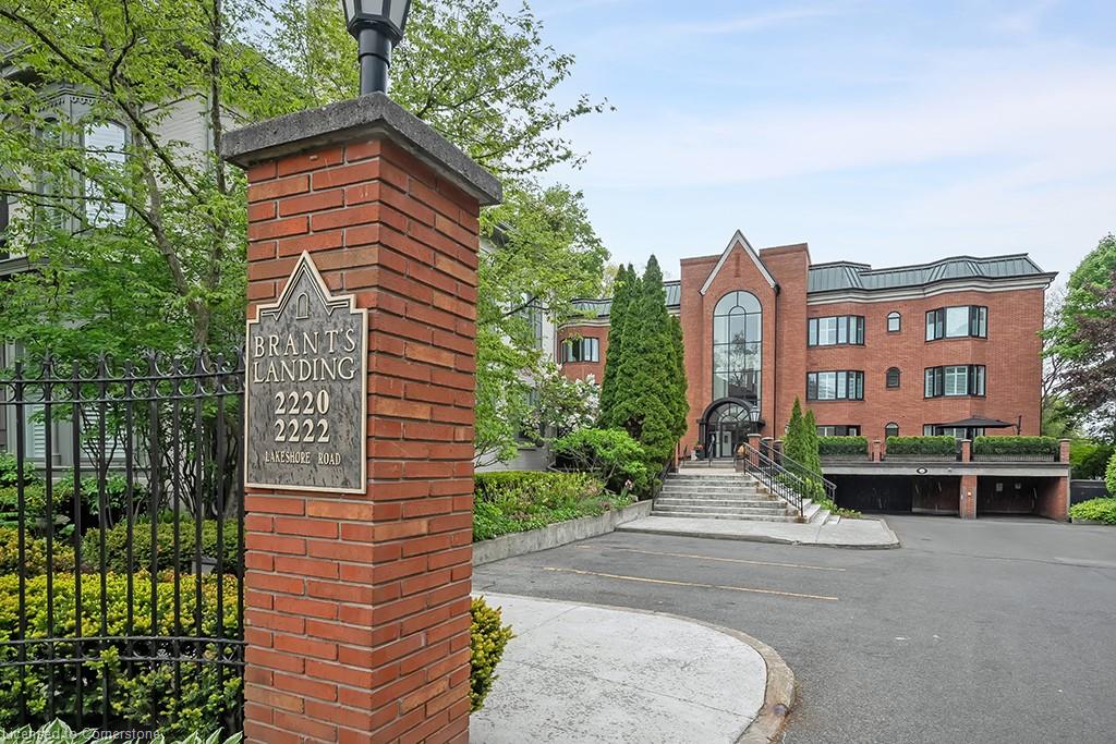 2220 Lakeshore Road Unit 23, Burlington, ON L7R 4G7