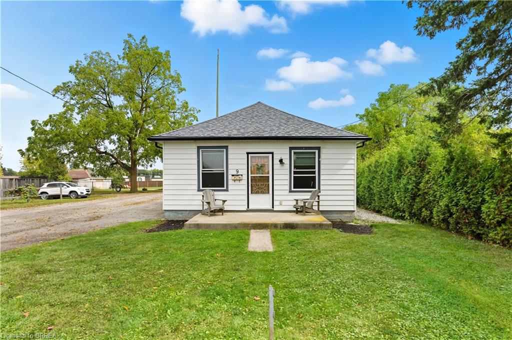 9 Curtis Ave S, Brant, ON N3L 3J6
