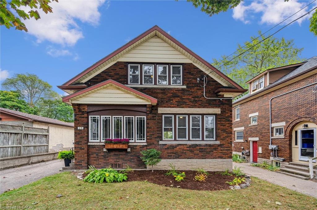 39 Agnes St, Kitchener, ON N2G 2E9