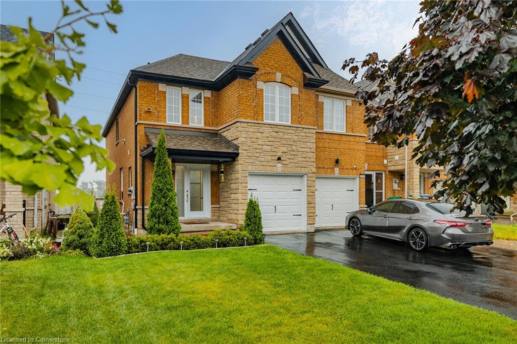 3466 Angel Pass Dr, Mississauga, ON L5M 7N4