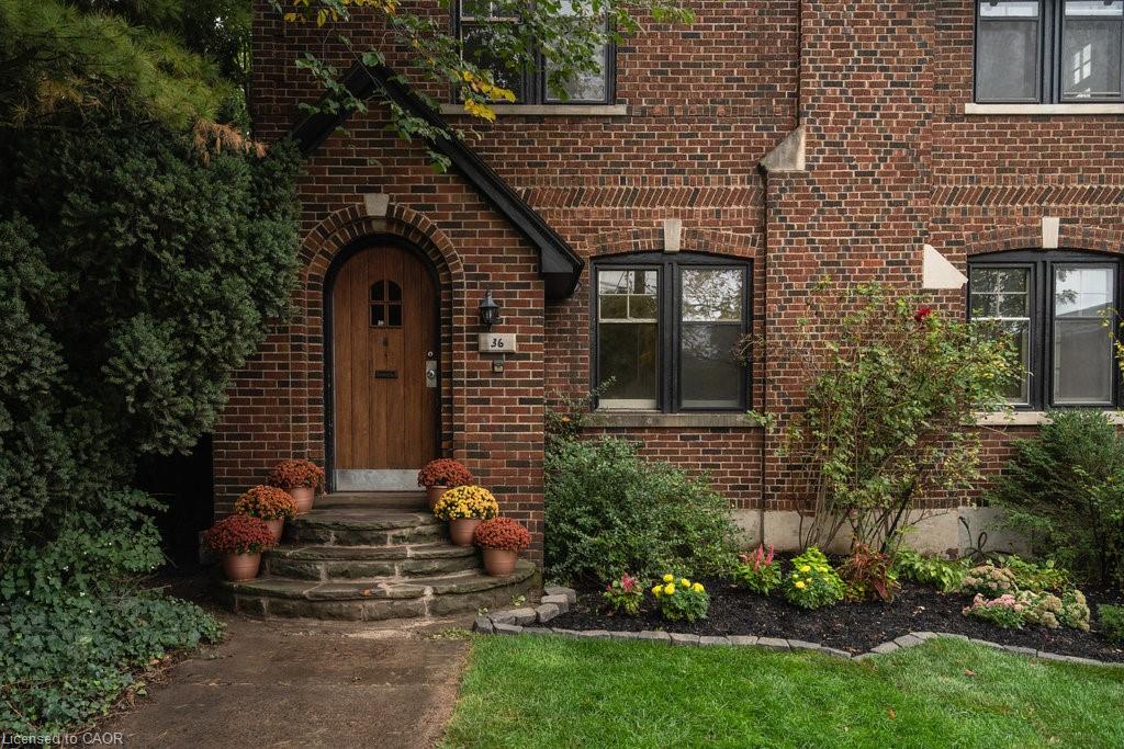 36 Mountwood Ave, Hamilton, ON L8N 2G9