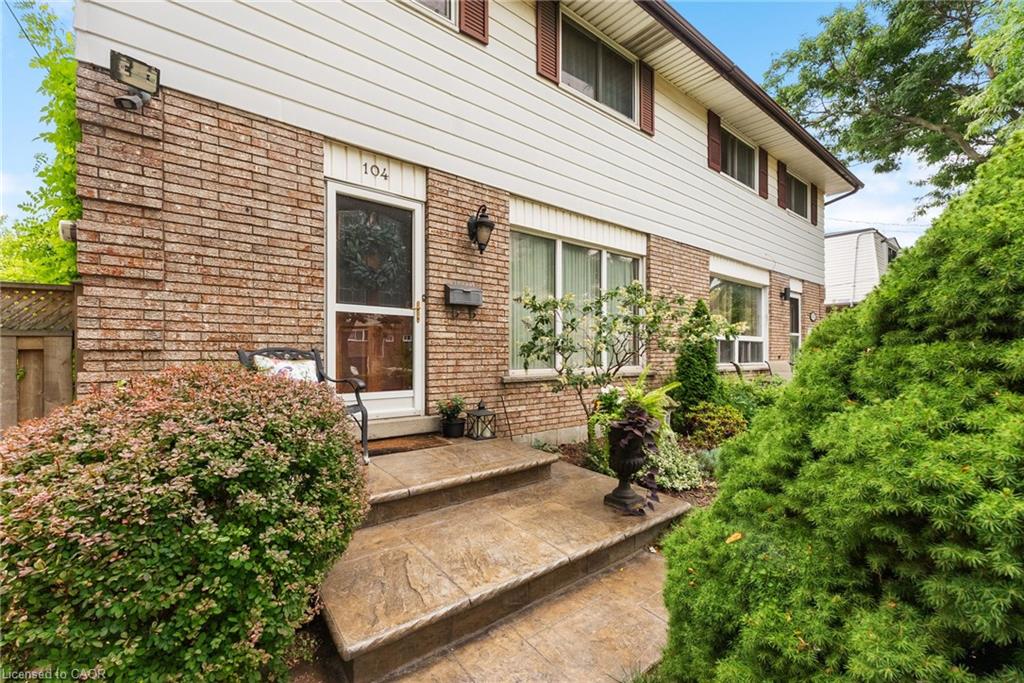 104 Berkindale Dr, Hamilton, ON L8E 1M5
