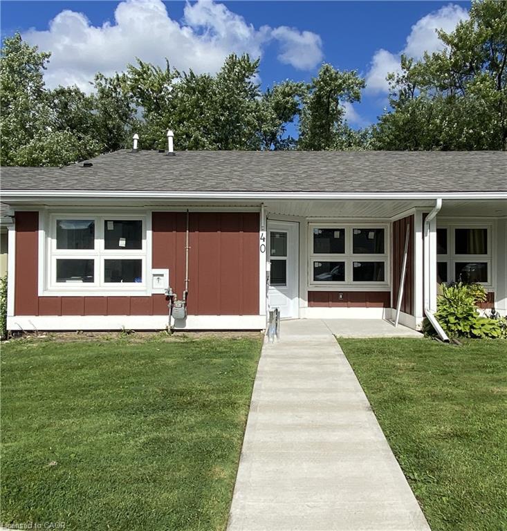 40 Szollosy Cir, Hamilton, ON L9B 1T8