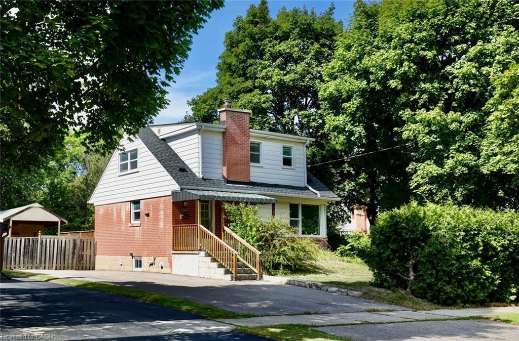 2363 Parkway Dr, Burlington, ON L7P 1T4