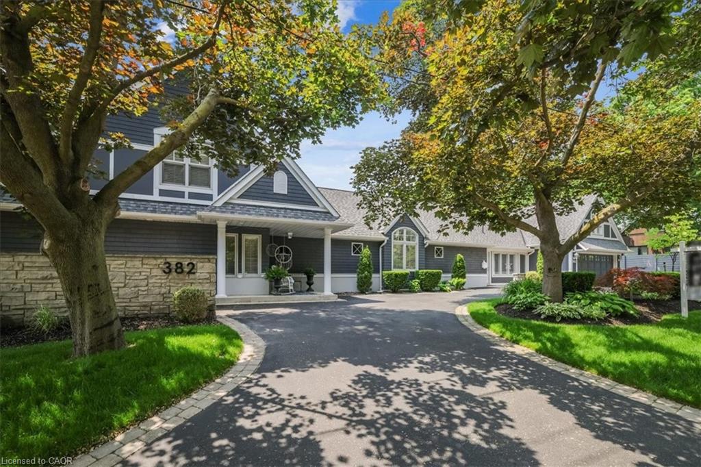 382 Trafalgar Rd, Oakville, ON L6J 3H5