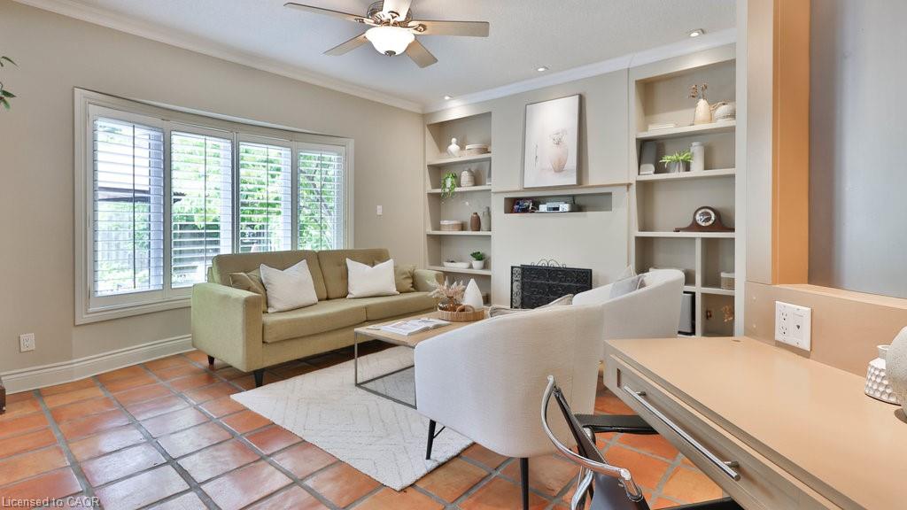 5570 Mcfarren Blvd, Mississauga, ON L5M 5X8