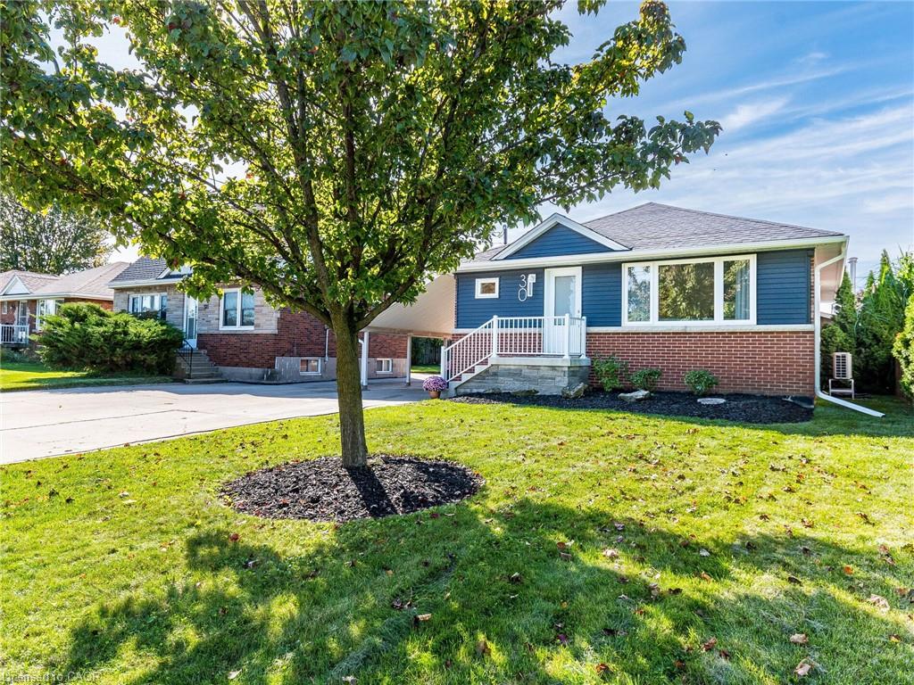30 Alderney Ave, Hamilton, ON L9A 2A5