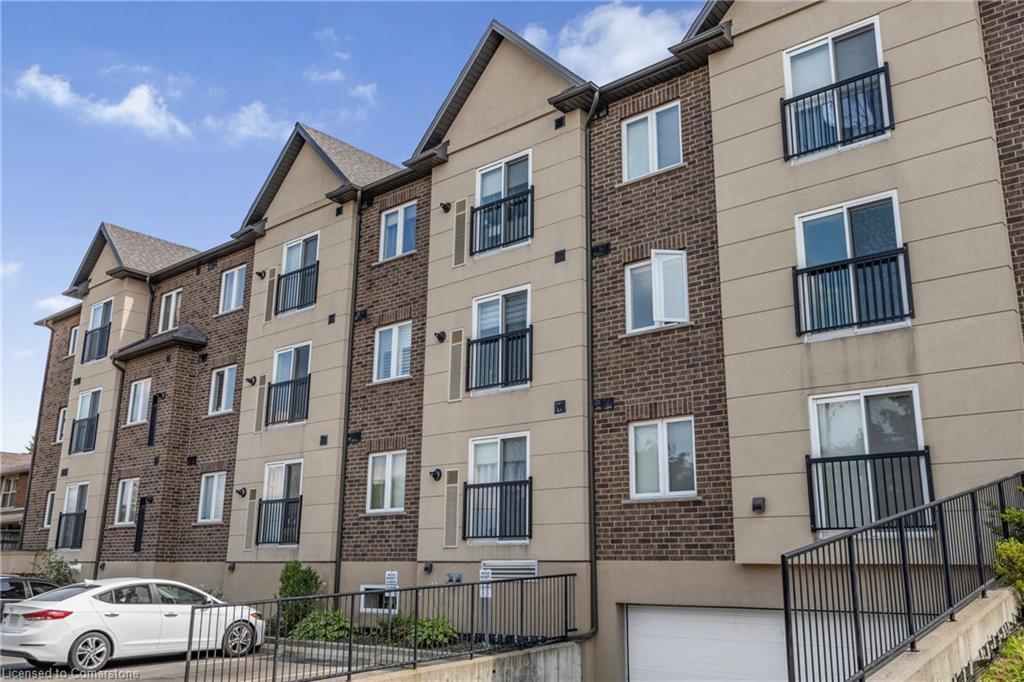 886 Golf Links Road Unit 302, Hamilton, ON L9K 1J8
